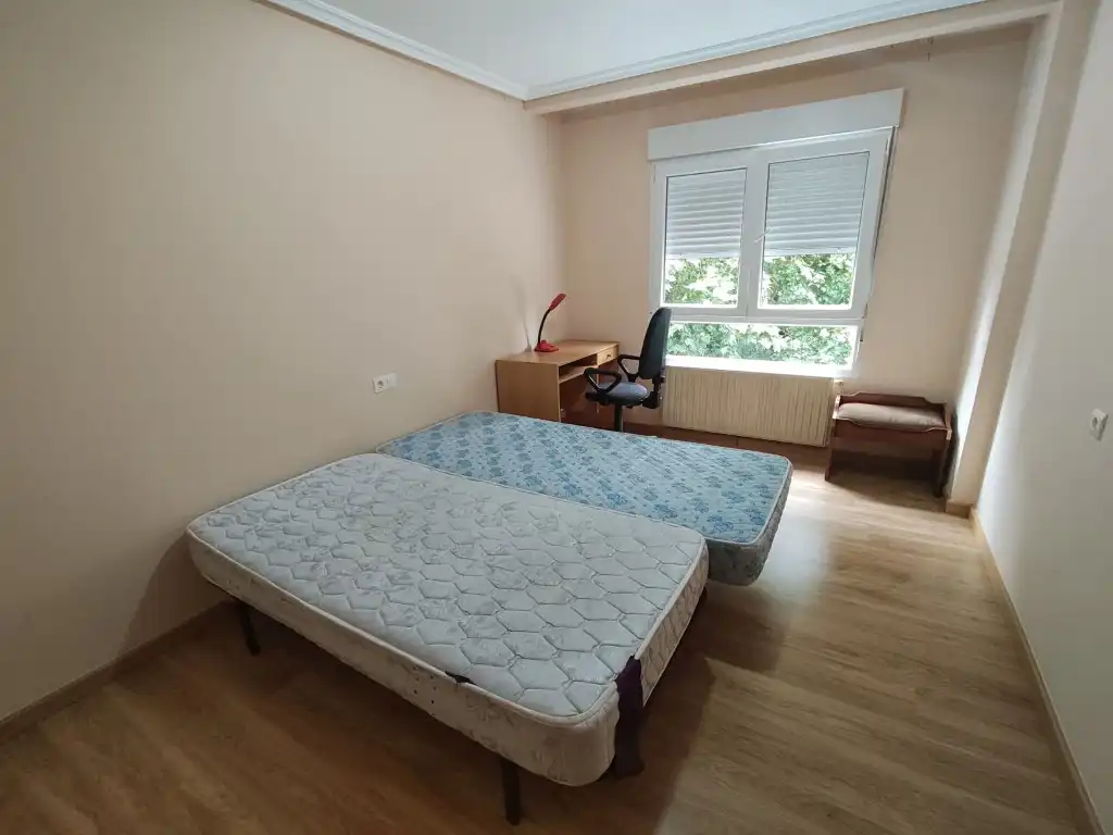 Bedroom of Flat for sale in Avilés
