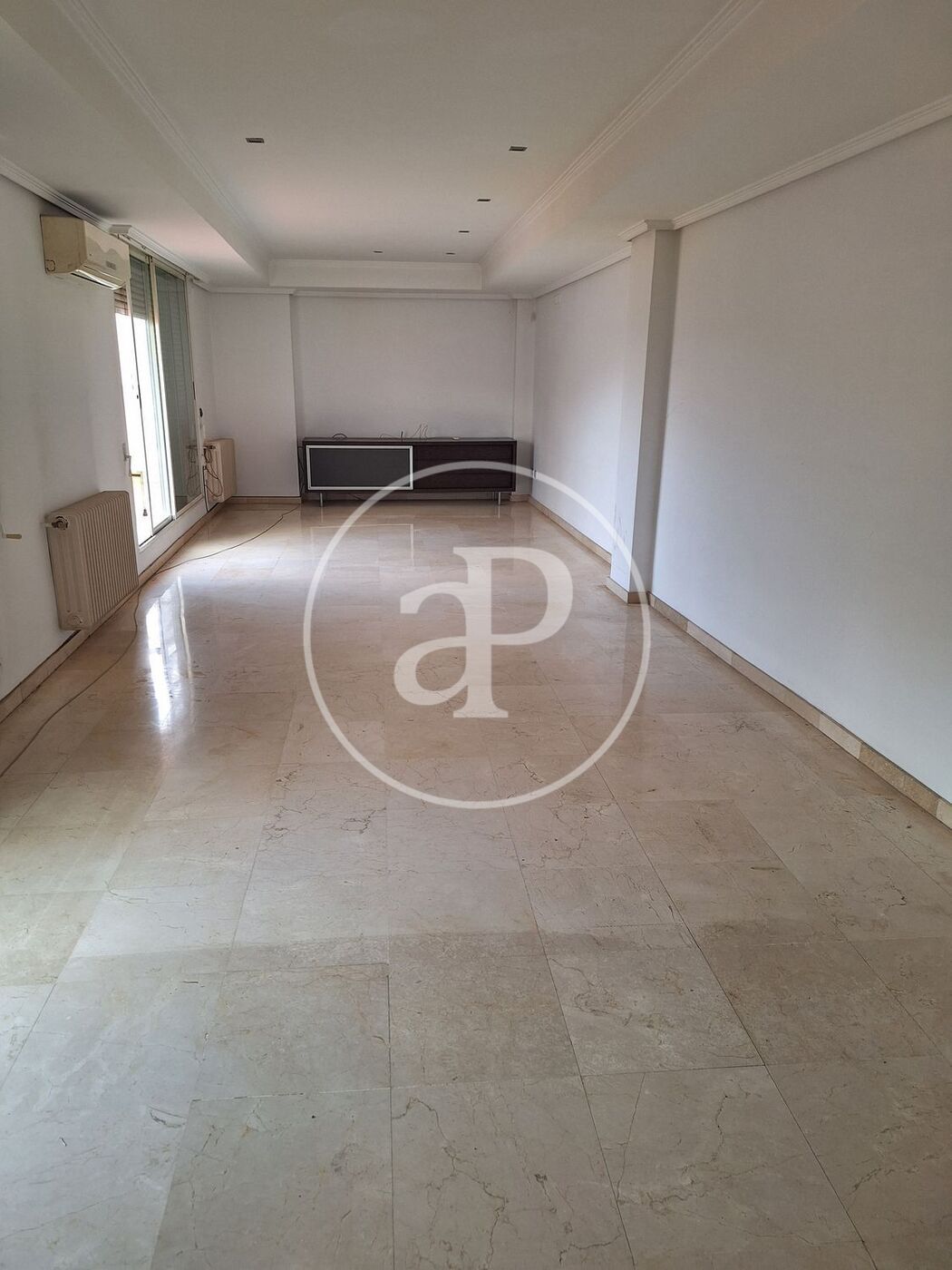 Flat to rent in  Valencia Capital  with Air Conditioner, Heating and Terrace