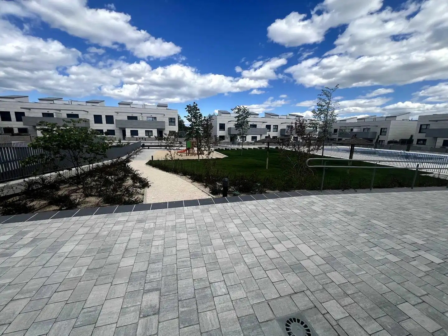 Terrassa de Casa adosada en venda en Boadilla del Monte amb Calefacció, Jardí privat i Terrassa