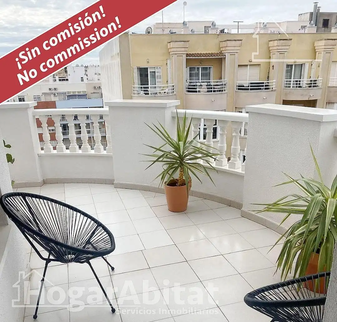 Àtic amb piscina en venda a Avenida Habaneras de las