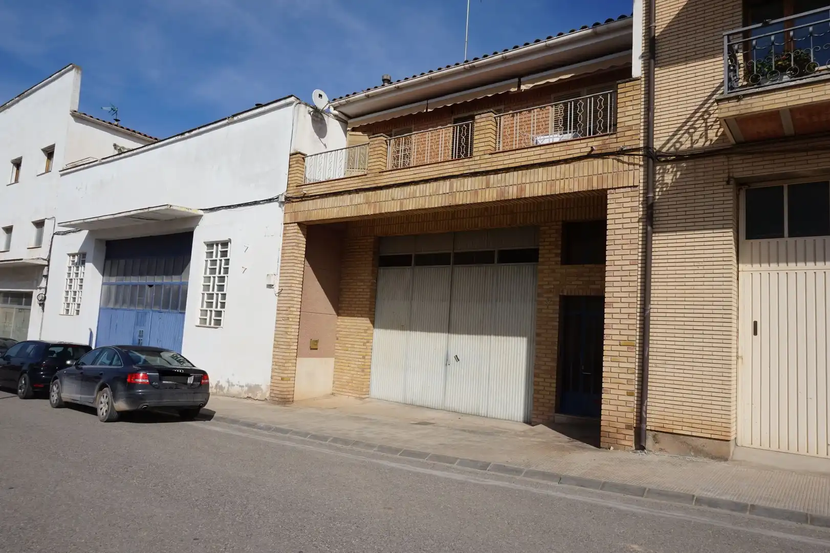 House with terrace for sale in Avinguda de Francesc Macià 27