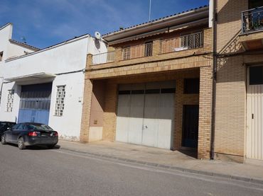 Casa con balcón en venta en Avinguda de Francesc Macià 27