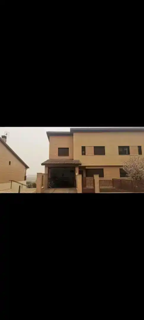 Vista exterior de Casa adosada en venda en Zaratán