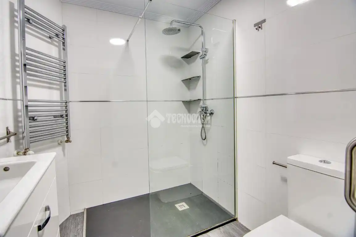 Bathroom of Flat for sale in Santander  with Heating and Balcony