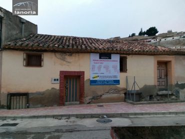 Casa amb jardí en venda a Calle ARENAL 82
