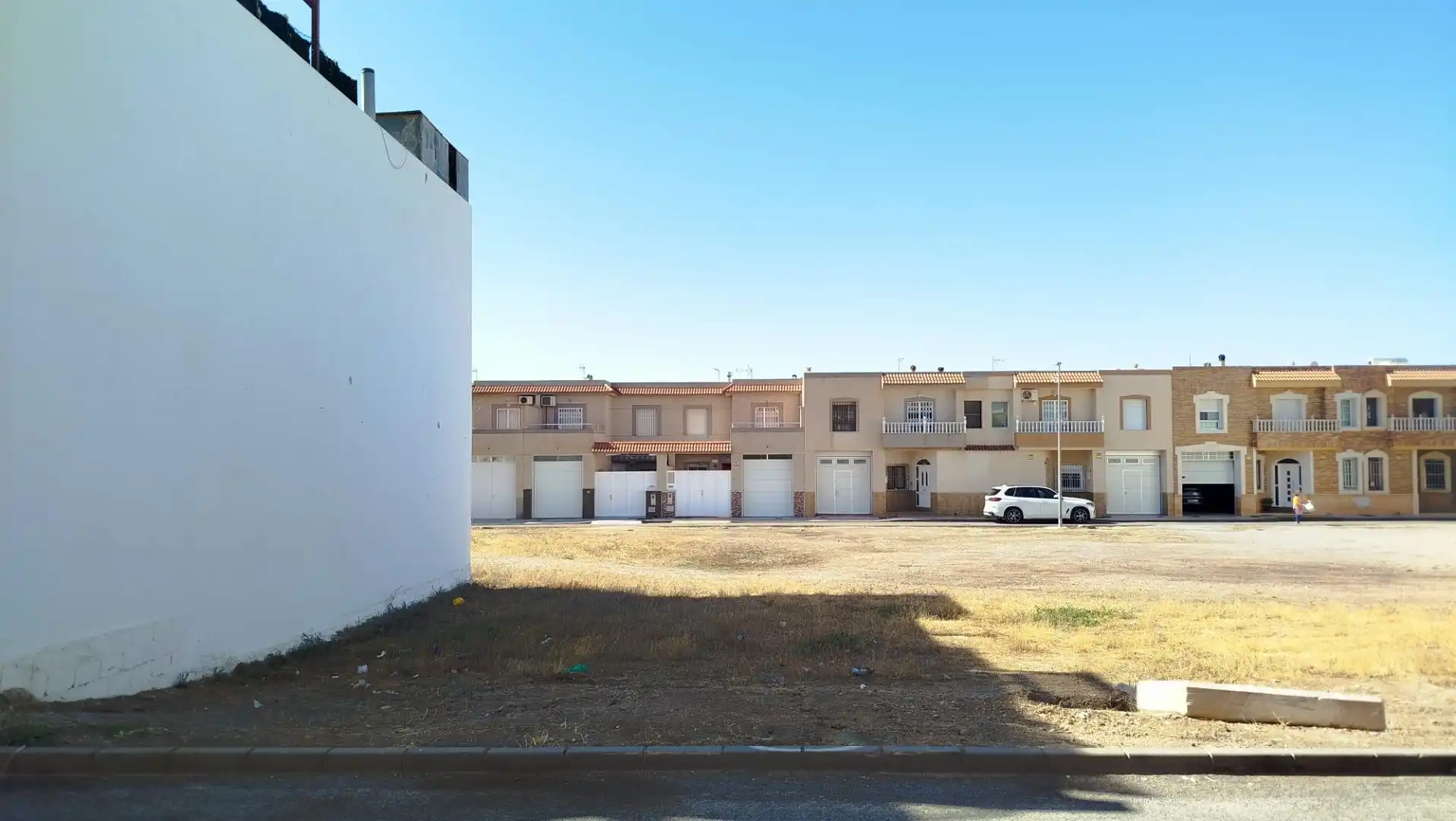 Residential land for sale in Calle de Juan Miró, imagen 3