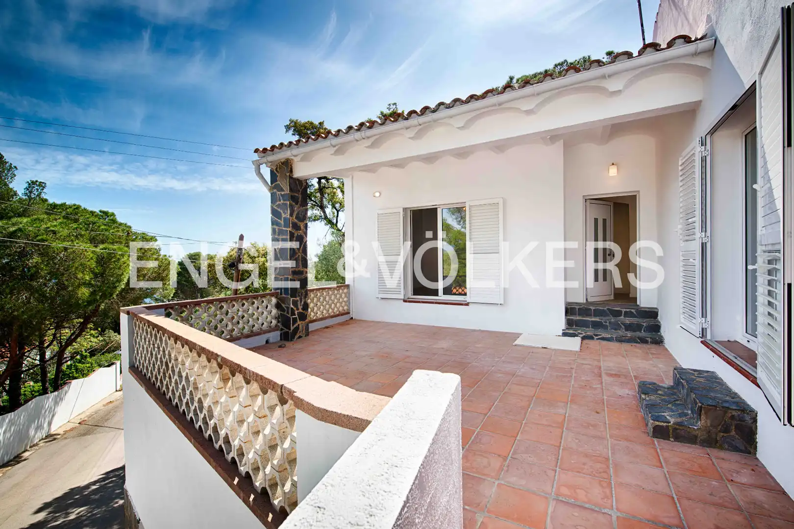 Vista exterior de Casa o xalet en venda en El Port de la Selva amb Aire condicionat, Calefacció i Jardí privat