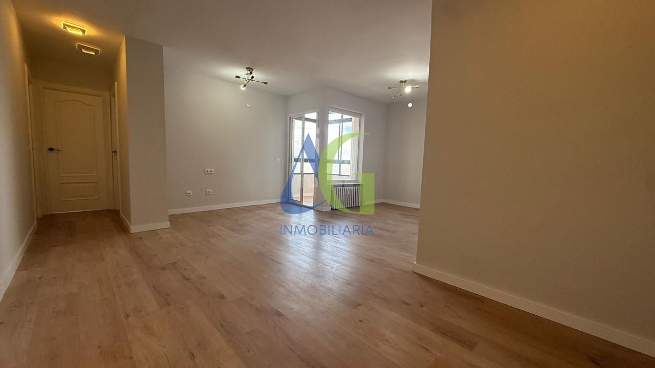 Living room of Flat for sale in San Andrés del Rabanedo  with Heating and Parquet flooring