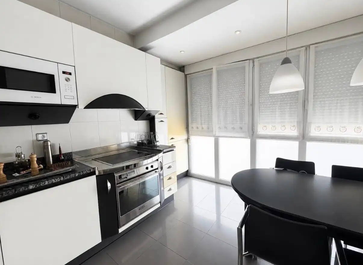 Wohnung zur Miete in Avenida Avenida Sancho 'El Fuerte', Iturrama