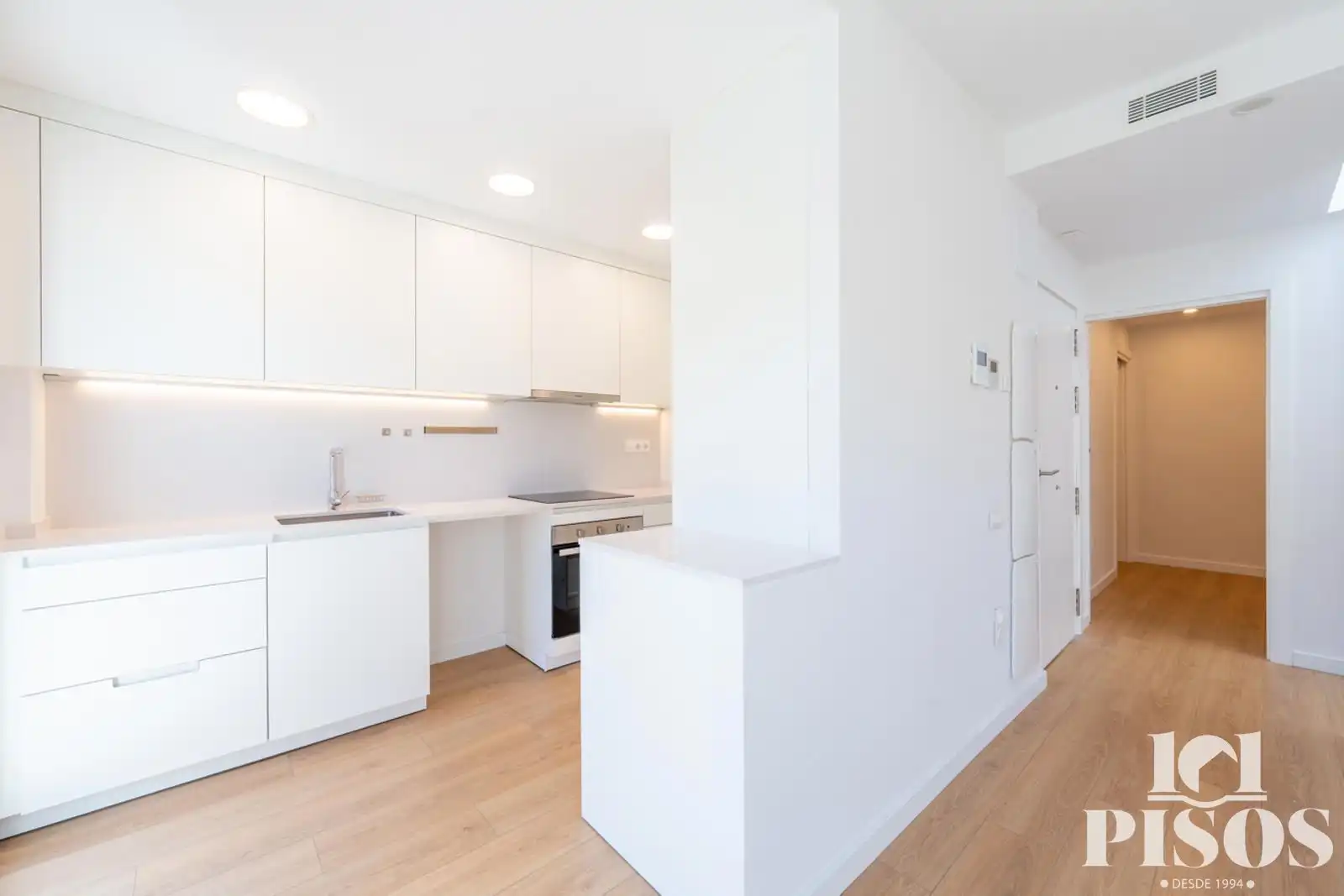 Kitchen of Attic for sale in Sant Cugat del Vallès  with Air Conditioner, Heating and Parquet flooring