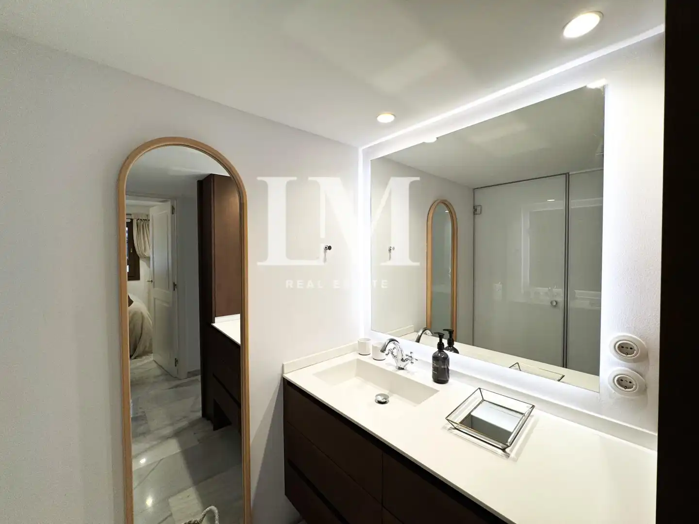 Baño de Casa adosada de alquiler en Barcelona con Aire acondicionado, Jardín privado y Terraza