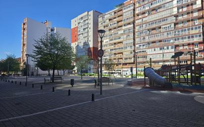 Vista exterior de Apartament en venda en León Capital  amb Terrassa