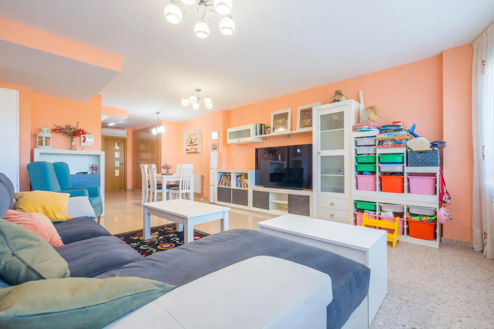 Living room of Flat for sale in La Pobla de Vallbona  with Air Conditioner, Heating and Terrace