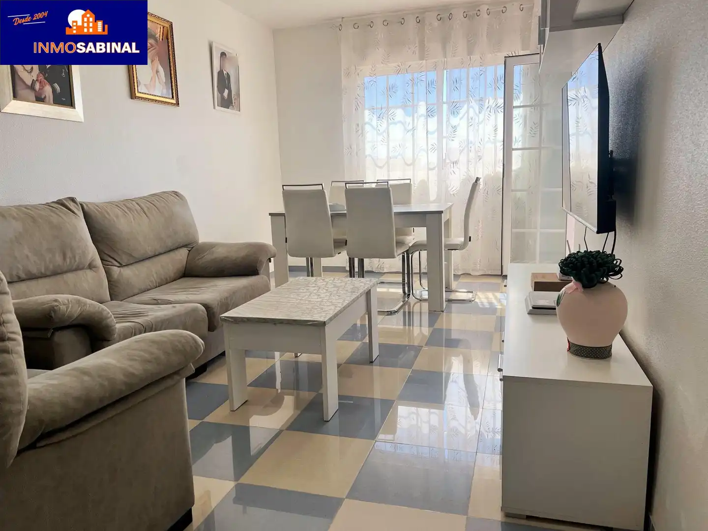 Living room of Flat for sale in Roquetas de Mar  with Air Conditioner, Terrace and Furnished