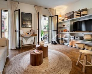 Sala d'estar de Apartament de lloguer en  Barcelona Capital amb Aire condicionat i Balcó