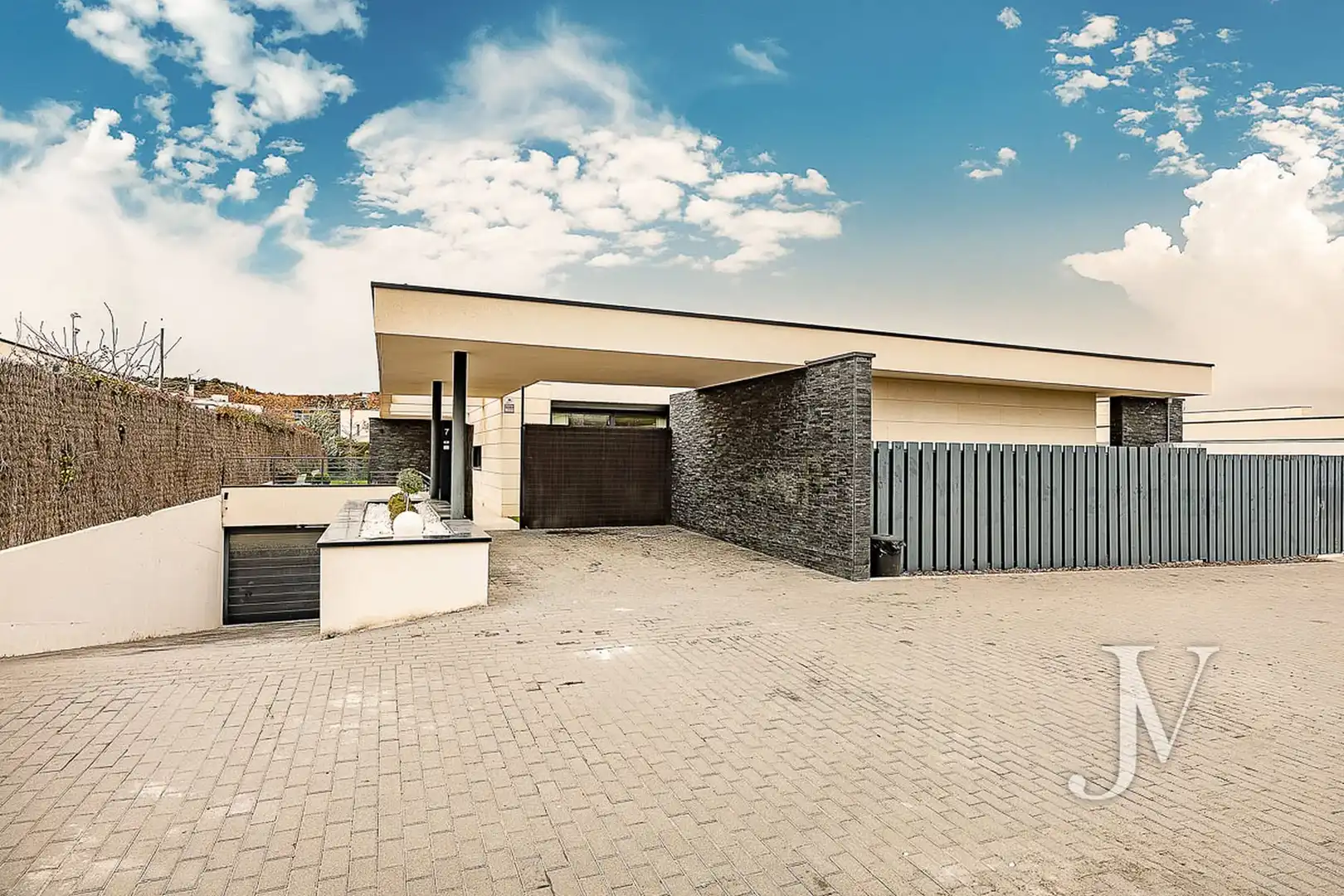 Vista exterior de Casa o chalet en venta en Boadilla del Monte con Aire acondicionado, Calefacción y Jardín privado