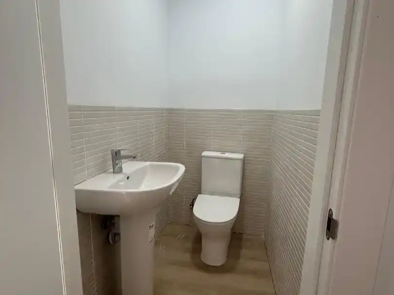 Bany de Casa adosada en venda en Fisterra amb Jardí privat, Parquet i Moblat