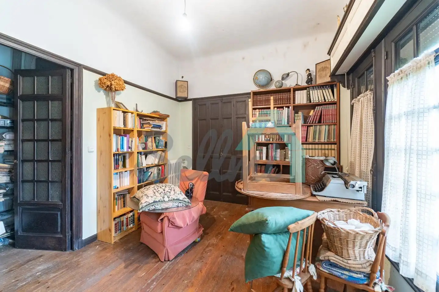 Sala d'estar de Casa o xalet en venda en Piloña amb Jardí privat, Parquet i Terrassa
