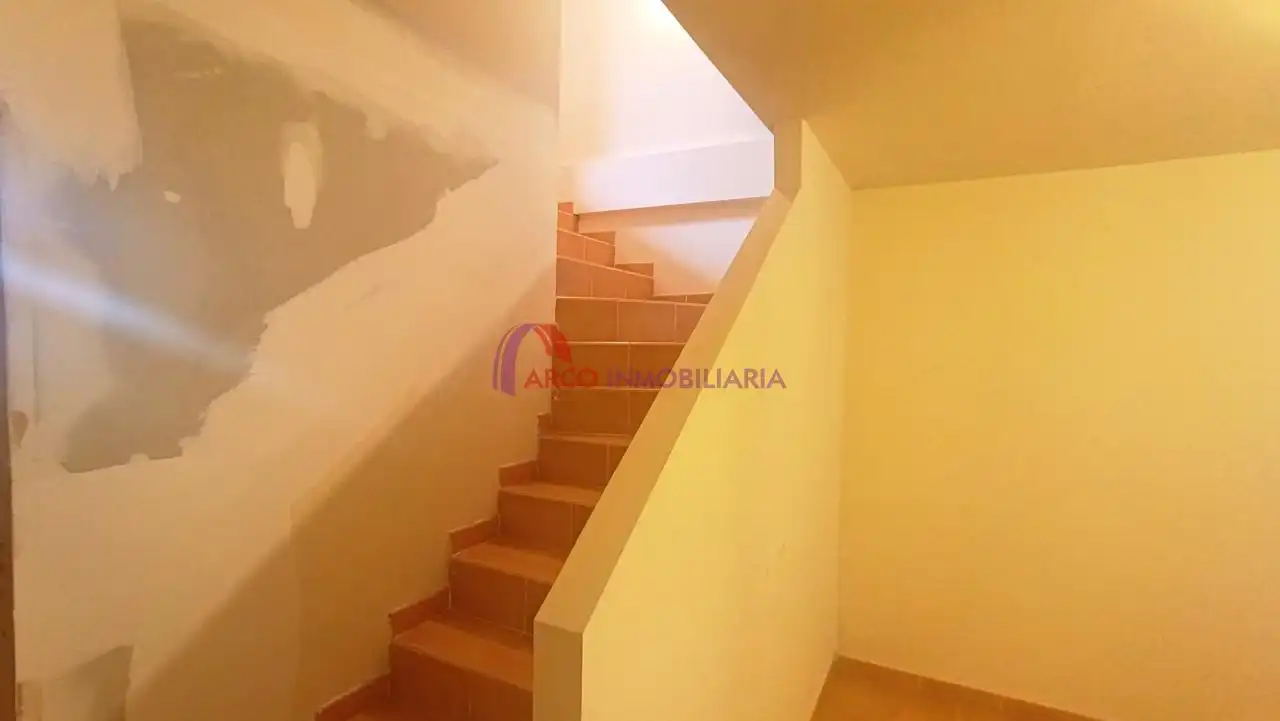 Casa adosada en venda en Burgos amb Calefacció, Terrassa i Traster