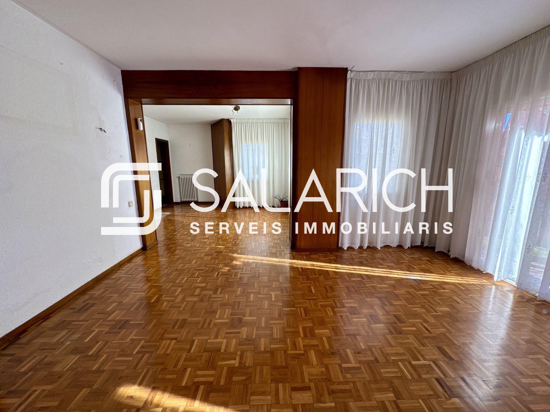 Sala d'estar de Pis en venda en  Barcelona Capital amb Aire condicionat, Calefacció i Balcó