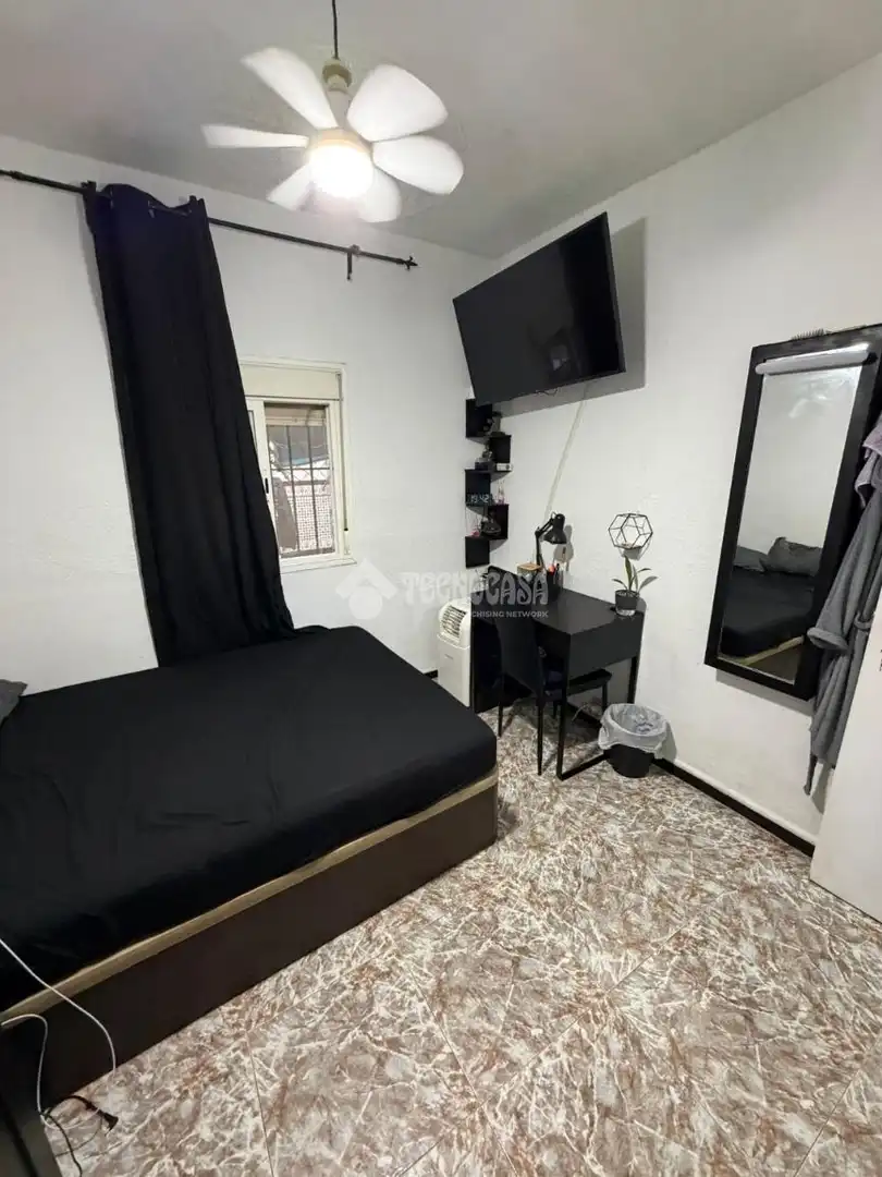 Bedroom of Flat for sale in Sevilla