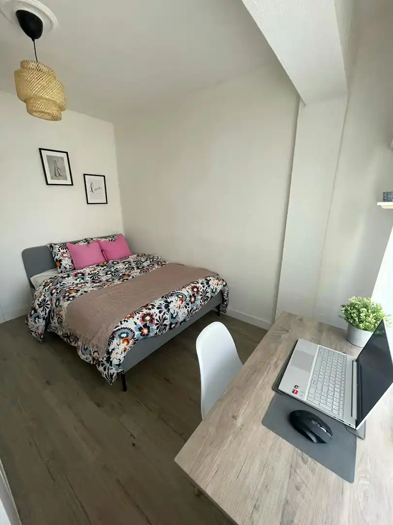Schlafzimmer von Wohnung zur untervermieten in  Valencia Capital mit Waschmaschine