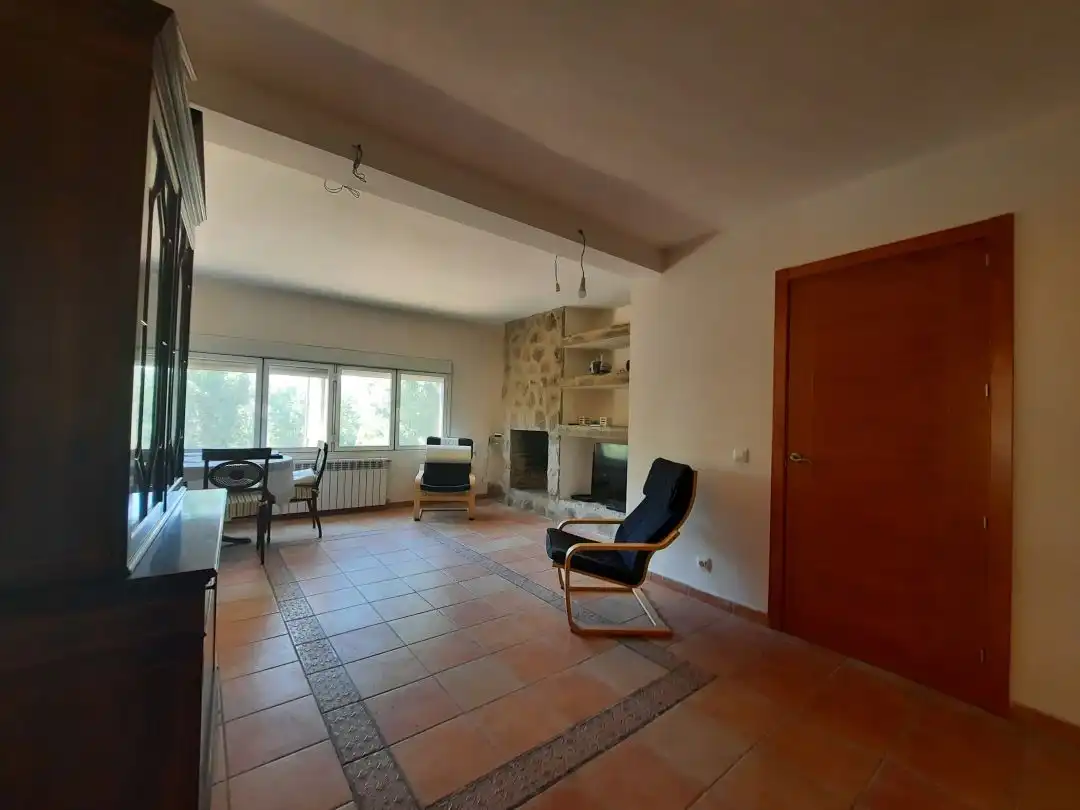 Sala de estar de Casa o chalet en venta en Escalona con Calefacción, Jardín privado y Terraza