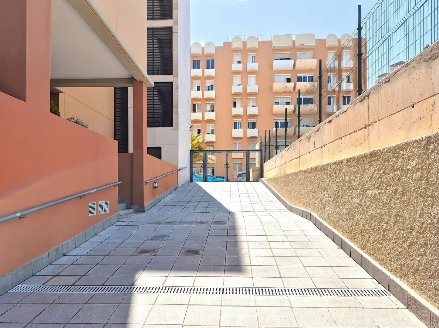 Vista exterior de Casa adosada en venda en Las Palmas de Gran Canaria amb Jardí privat, Terrassa i Traster