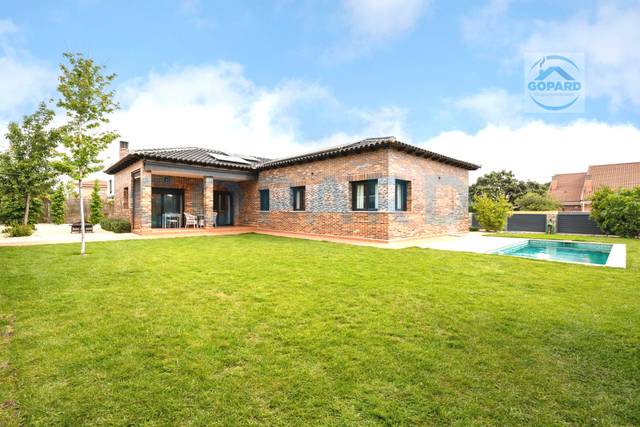 Casa-chalet en Alquiler en Raya del Palancar - Guadamonte