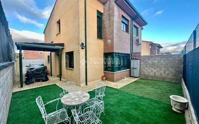 Garden of Single-family semi-detached for sale in Pioz  with Heating