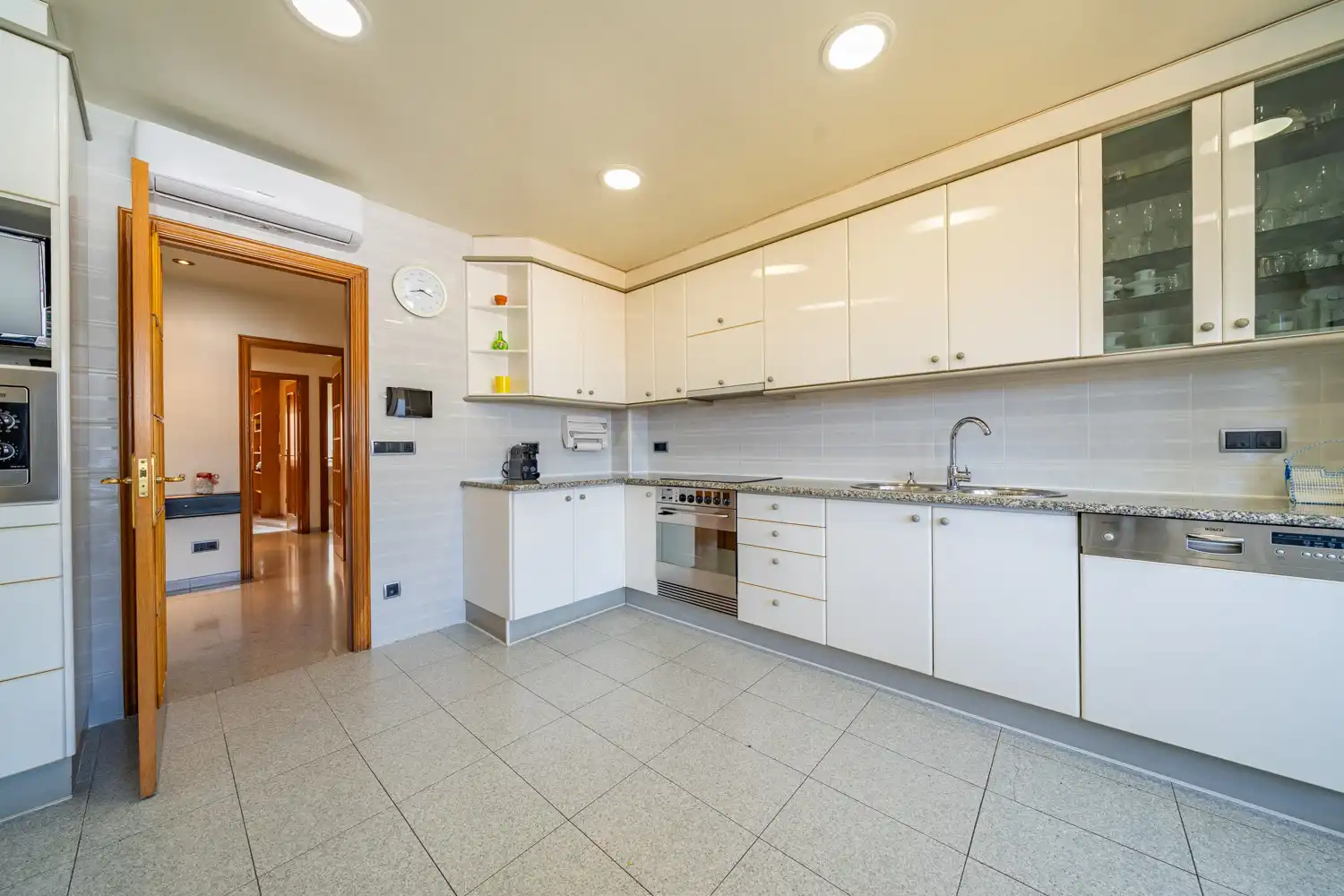 Cocina de Casa o chalet en venta en Blanes con Aire acondicionado, Calefacción y Jardín privado