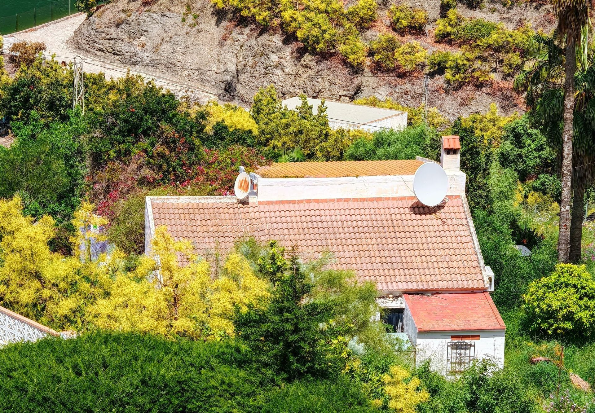 Vista exterior de Casa o xalet en venda en Torrox amb Aire condicionat, Jardí privat i Terrassa