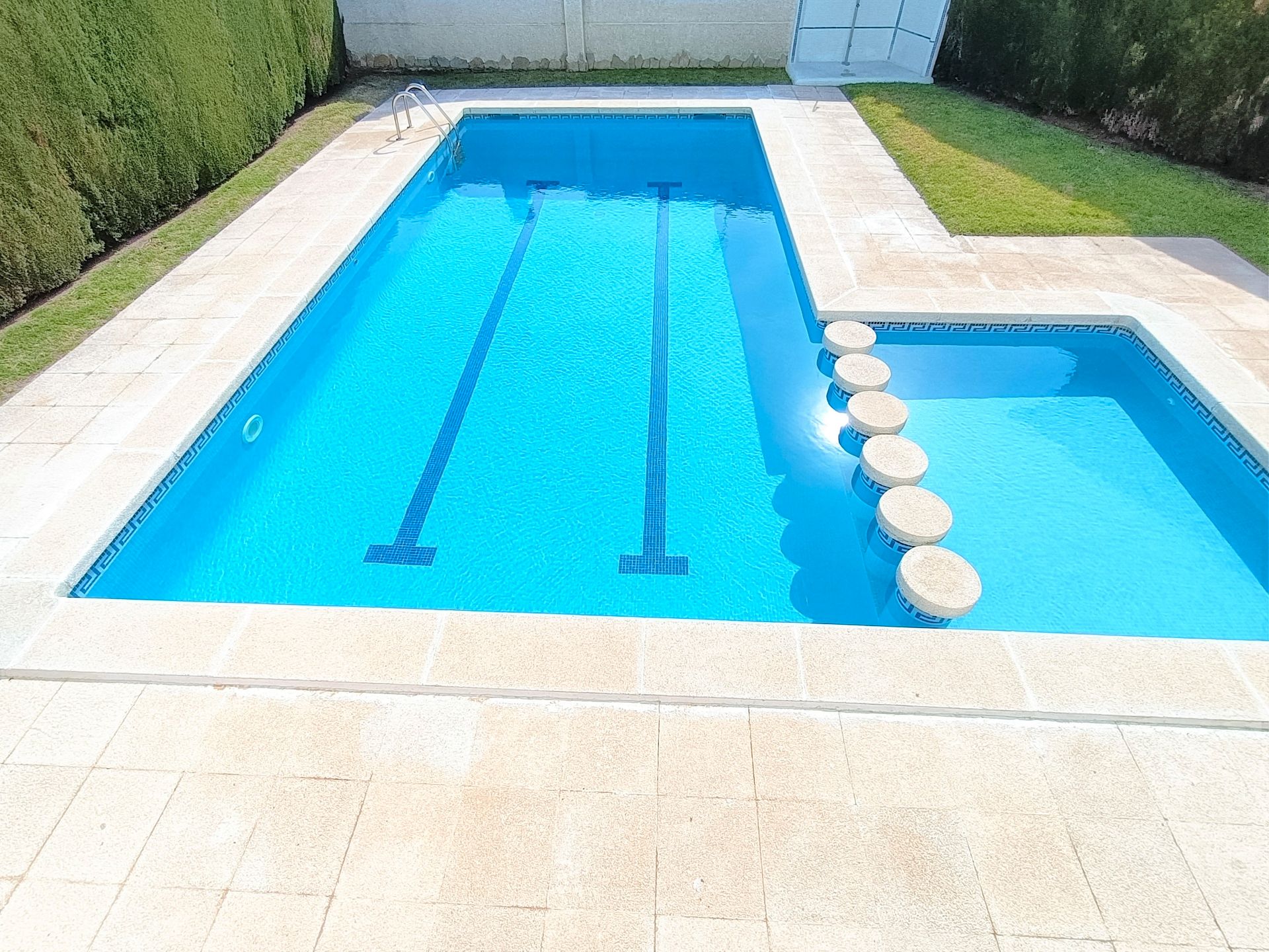 Piscina de Casa adosada en venda en Cambrils amb Aire condicionat, Calefacció i Parquet