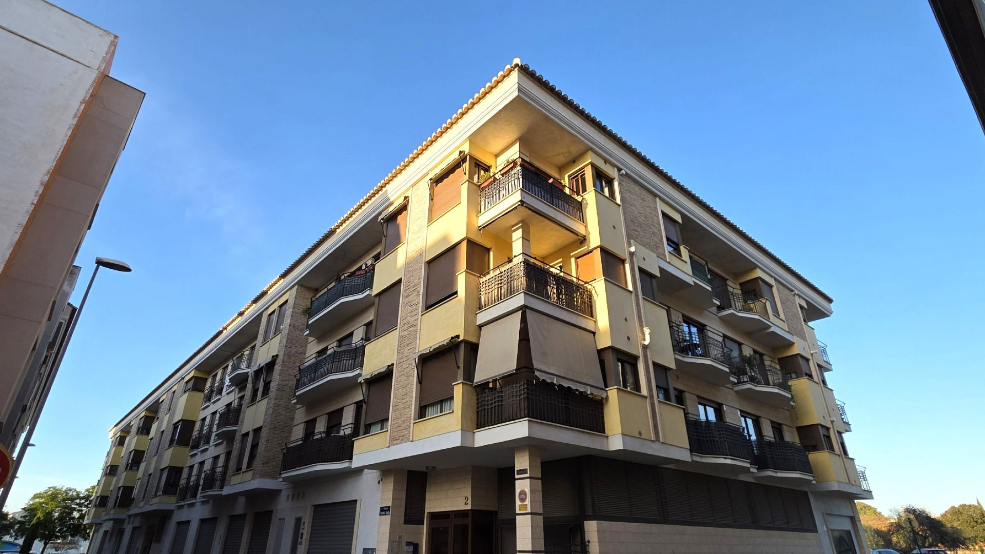 Vista exterior de Àtic en venda en L'Eliana amb Aire condicionat, Calefacció i Terrassa