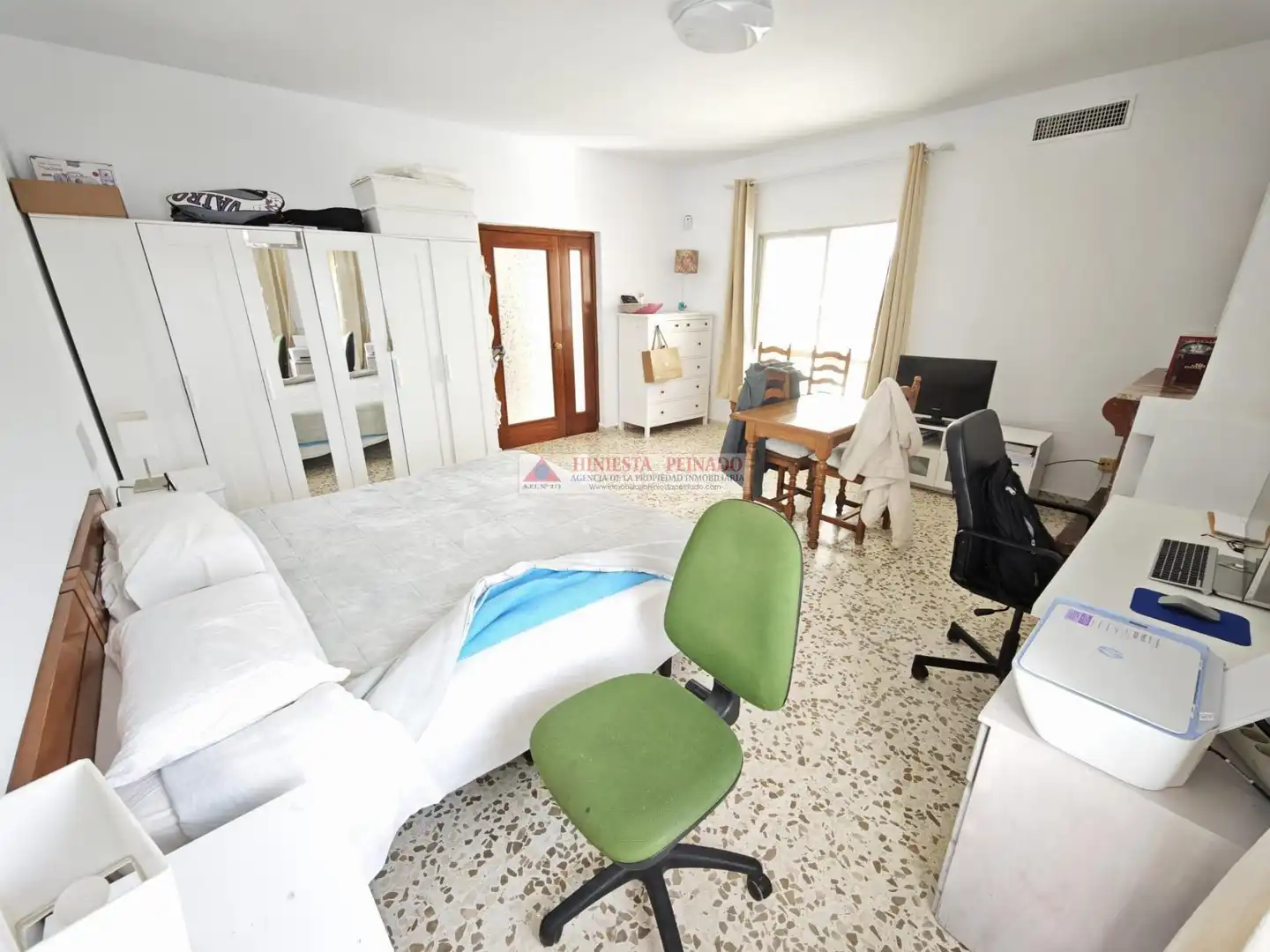 Dormitori de Casa o xalet en venda en El Puerto de Santa María amb Aire condicionat i Piscina