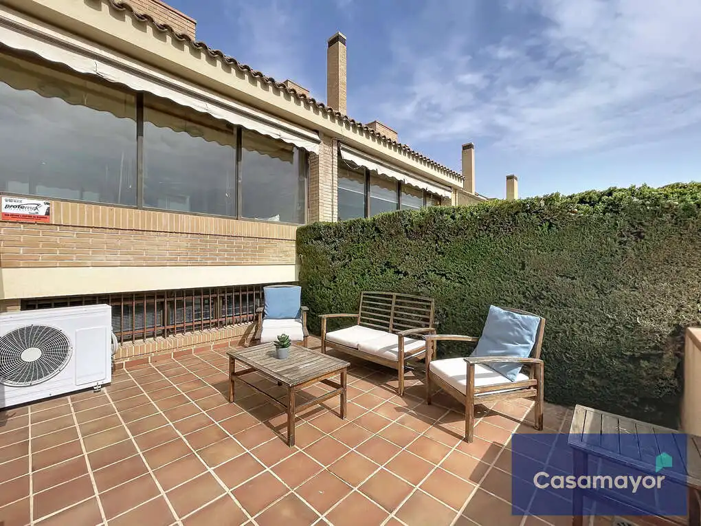 Terrassa de Casa adosada en venda en Alicante / Alacant amb Aire condicionat, Calefacció i Jardí privat