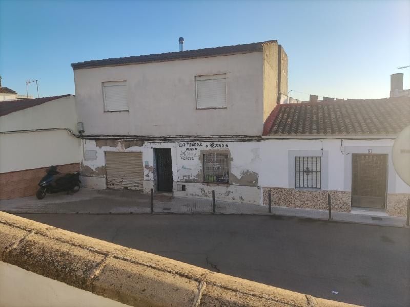 Vista exterior de Casa o xalet en venda en Linares