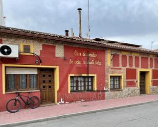 Vista exterior de Edifici en venda en Nava de la Asunción