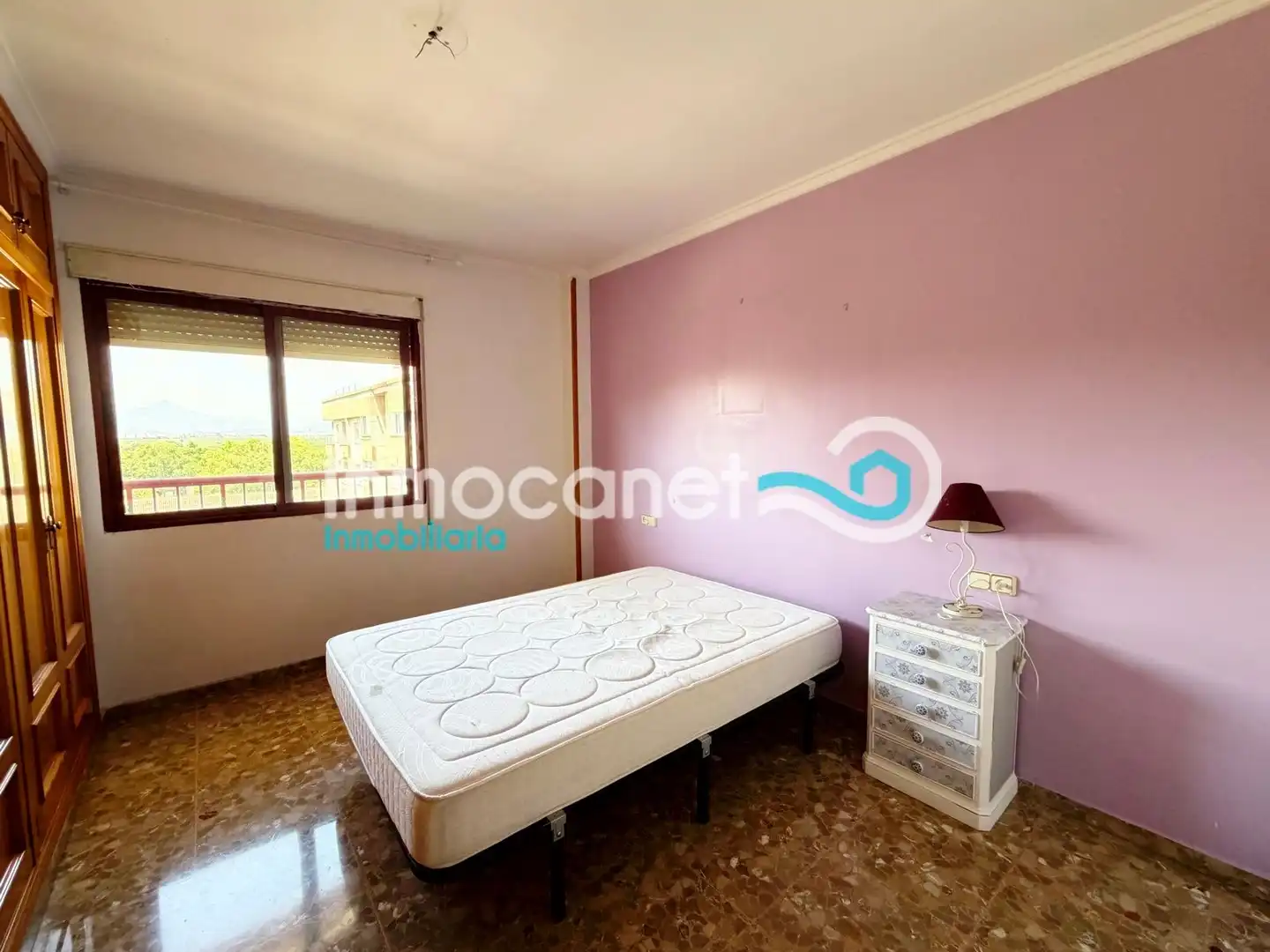 Habitación de Apartamento en venta en Oliva con Balcón