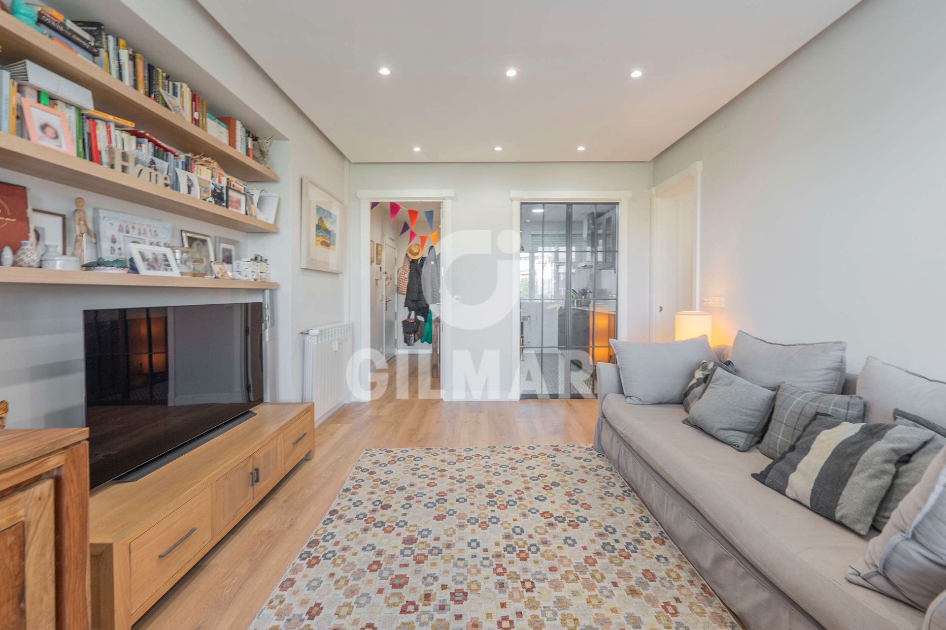 Living room of Flat for sale in  Madrid Capital  with Air Conditioner, Heating and Parquet flooring