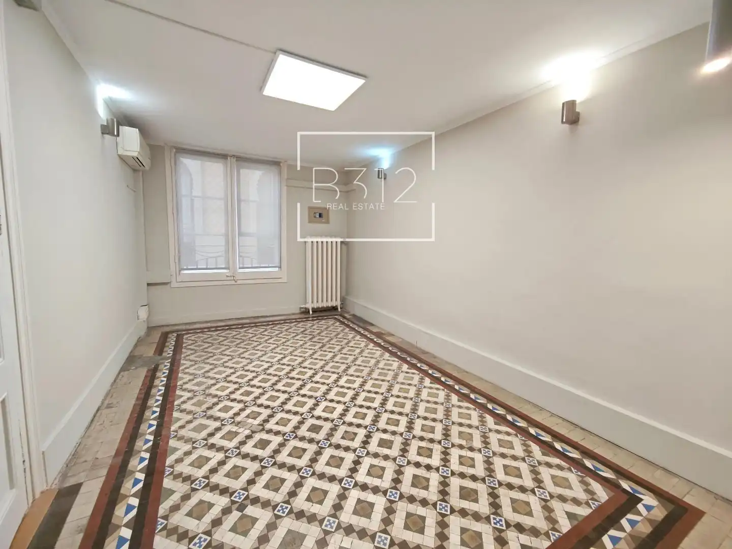 Habitación de Oficina de alquiler en Barcelona con Aire acondicionado, Calefacción y Trastero