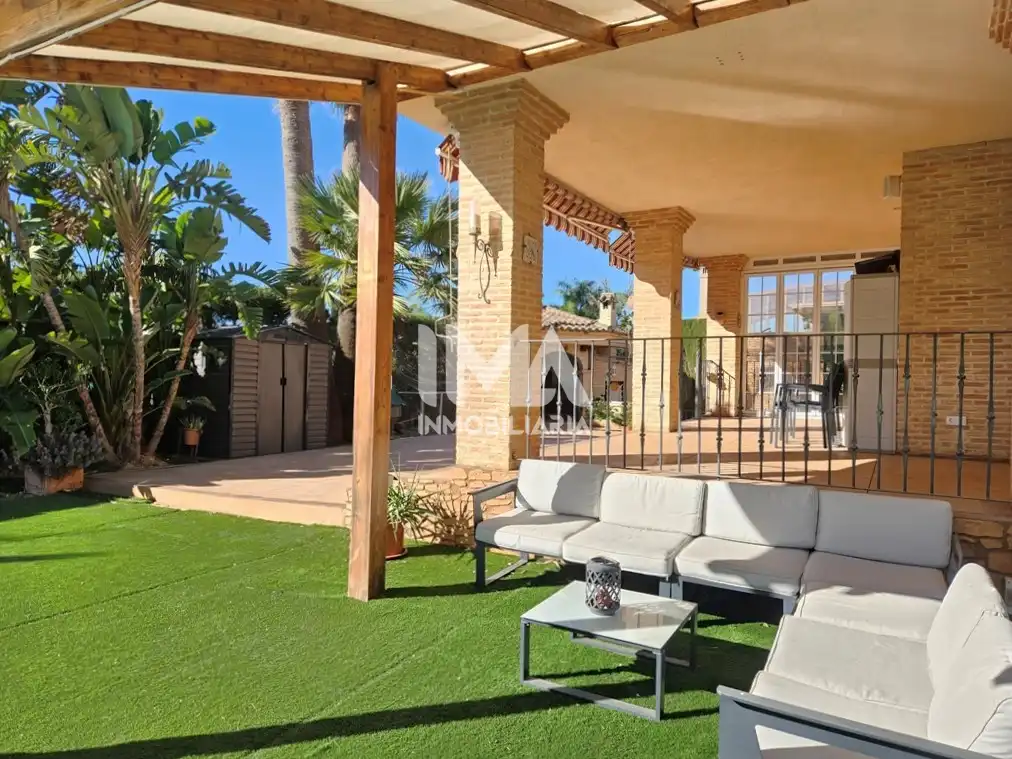 Terrassa de Casa o xalet en venda en L'Eliana amb Aire condicionat, Calefacció i Jardí privat