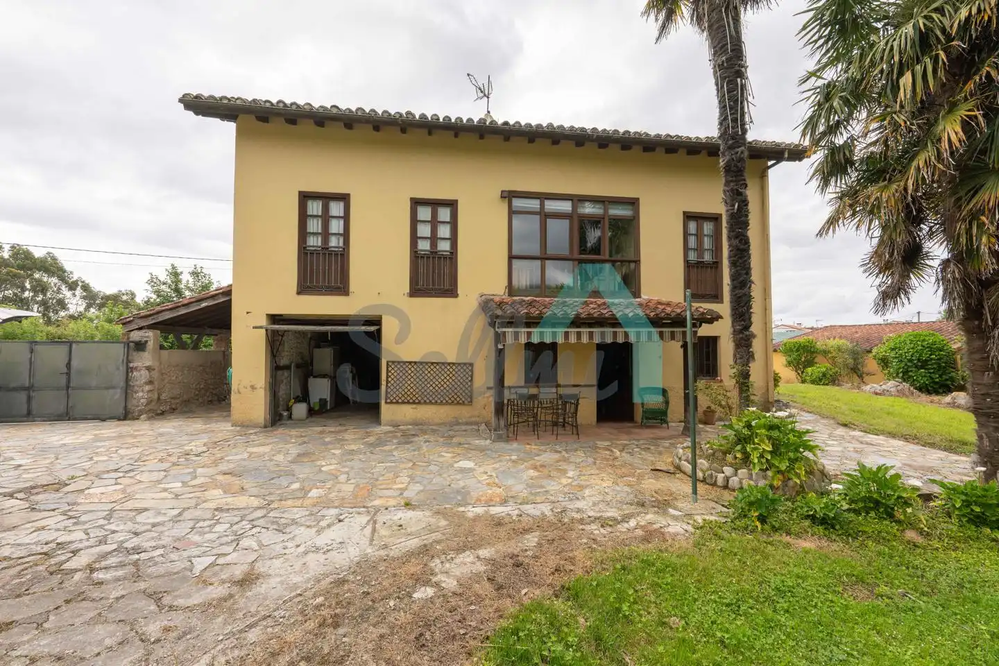Vista exterior de Casa o xalet en venda en Llanes amb Calefacció, Jardí privat i Parquet