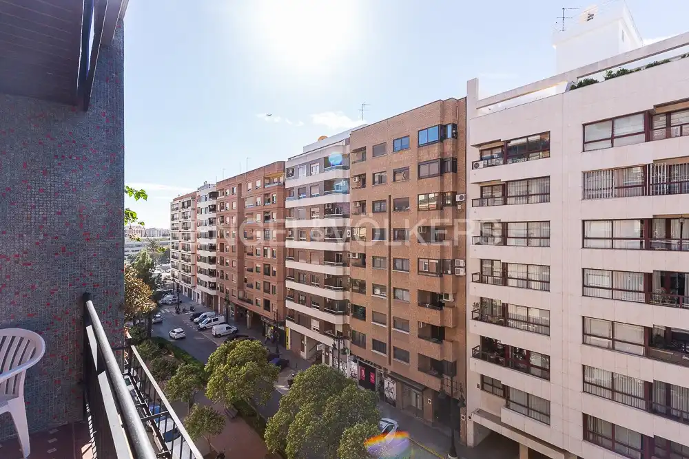 Vista exterior de Pis de lloguer en Valencia amb Calefacció, Parquet i Terrassa