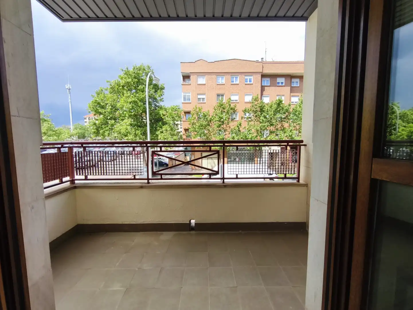 Terrassa de Oficina de lloguer en  Logroño amb Aire condicionat i Calefacció