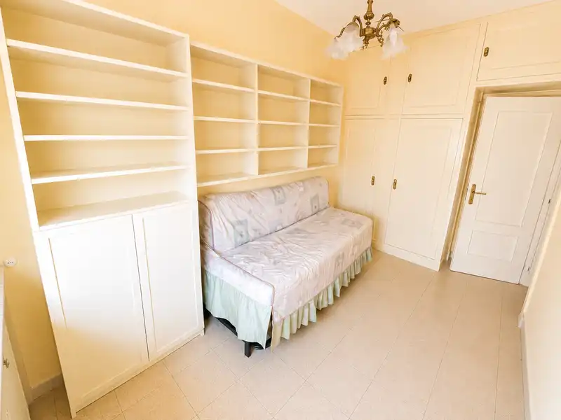 Habitación de Piso en venta en Madrid con Calefacción y Amueblado