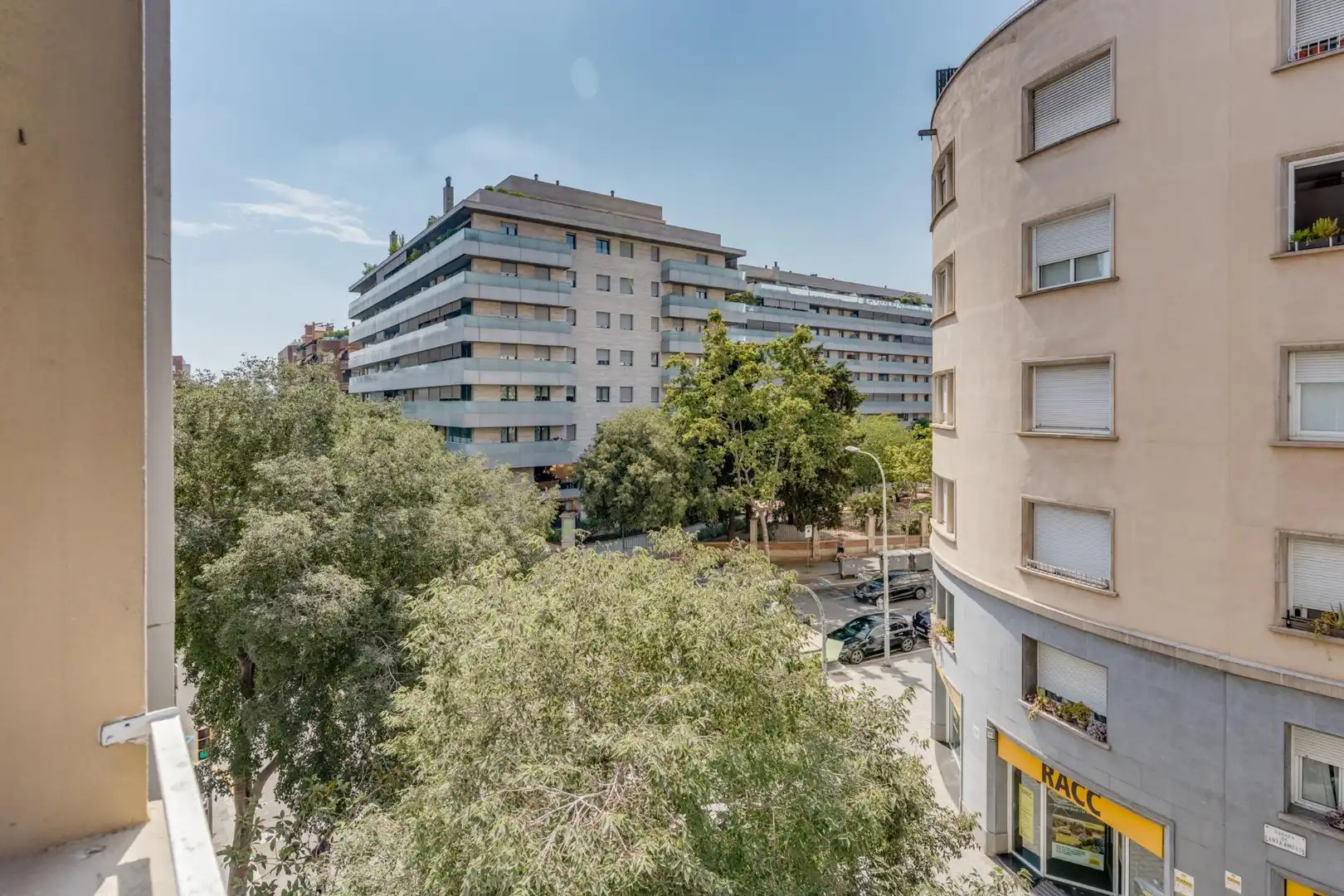 Vista exterior de Piso en venta en Barcelona con Calefacción, Parquet y Trastero