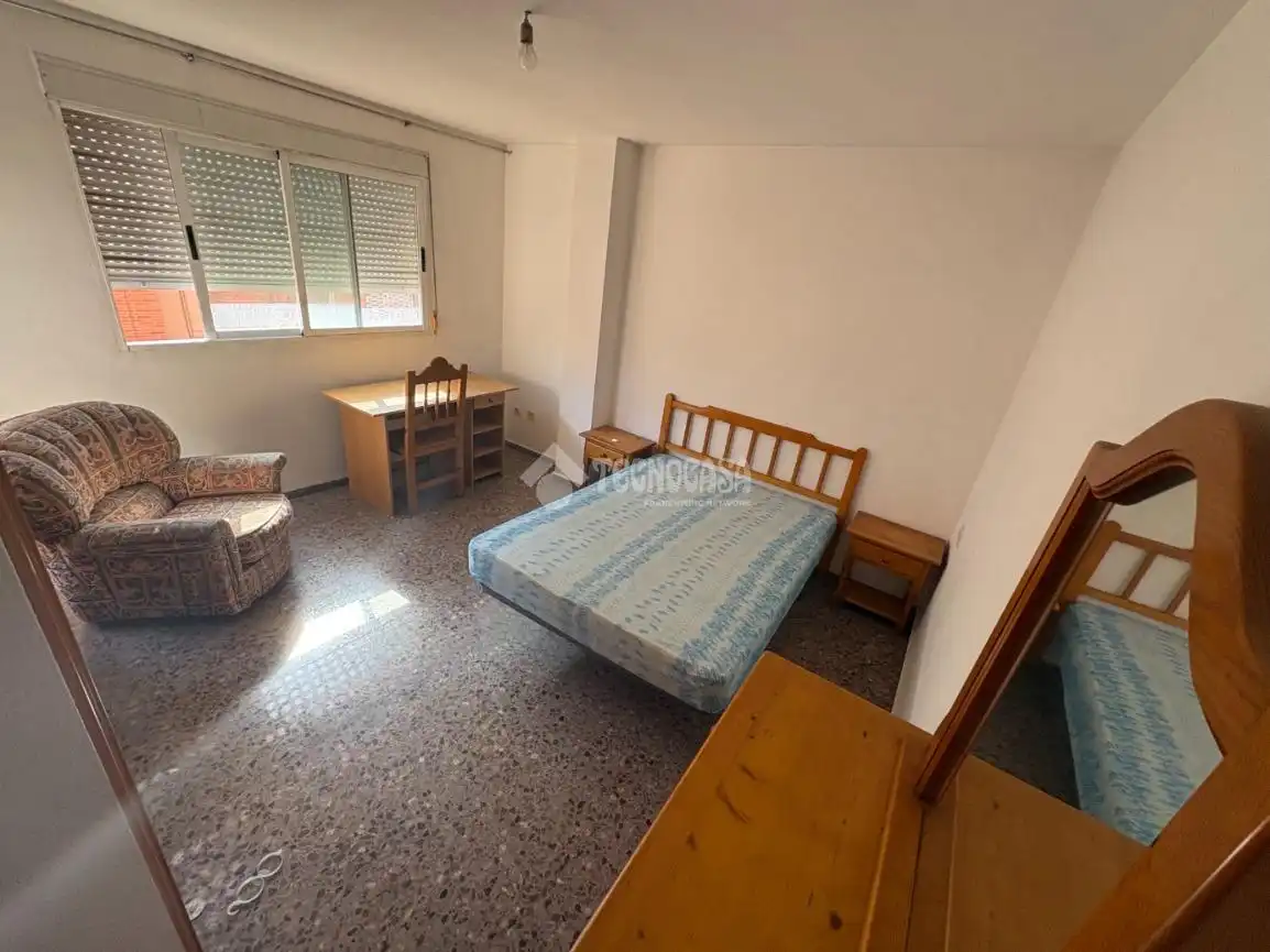 Habitación de Piso en venta en Burjassot con Balcón
