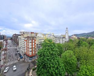 Vista exterior de Pis en venda en Oviedo  amb Calefacció, Terrassa i Traster