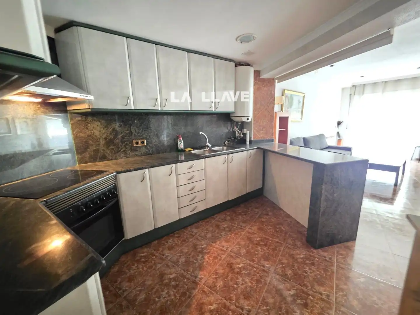 Cocina de Piso en venta en Blanes con Calefacción, Terraza y Amueblado